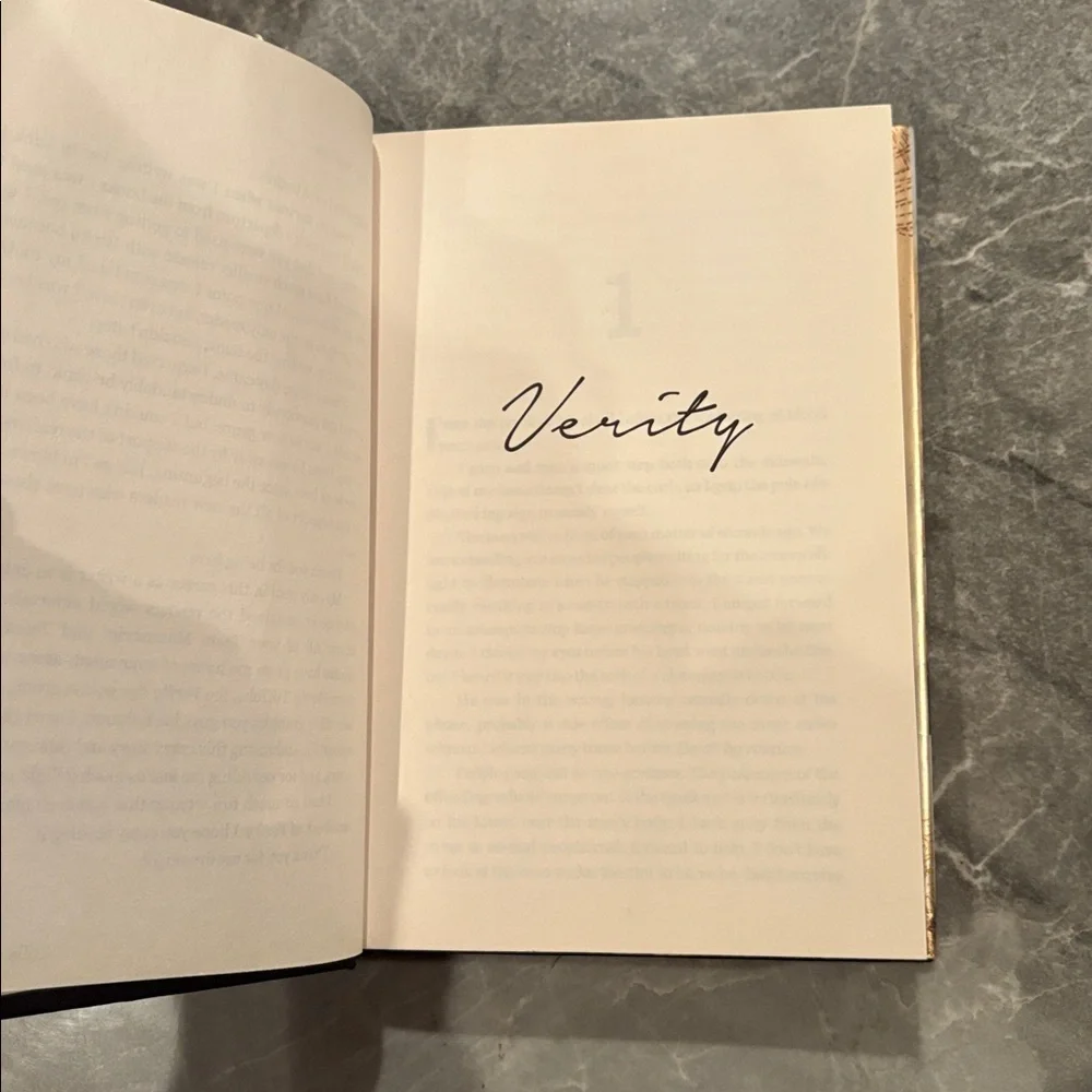 Verity by Colleen Hoover - Hardcopy - Picture 2 of 4